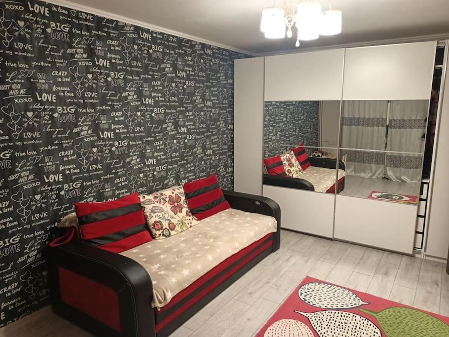 بوخارست Private Room Near 3 Min Metrou Crangasi, 40 M2 المظهر الخارجي الصورة