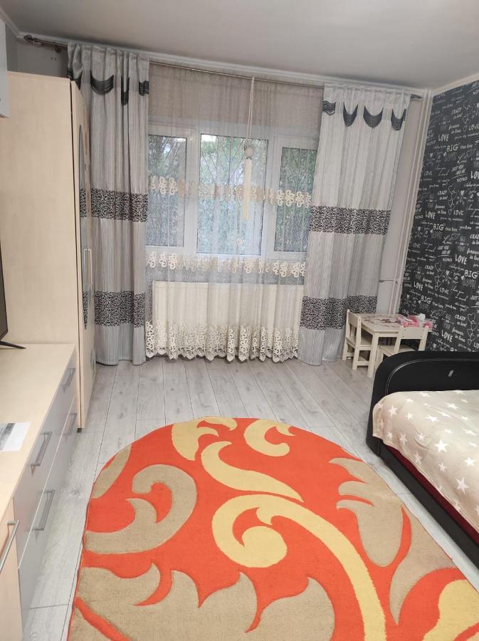 بوخارست Private Room Near 3 Min Metrou Crangasi, 40 M2 المظهر الخارجي الصورة