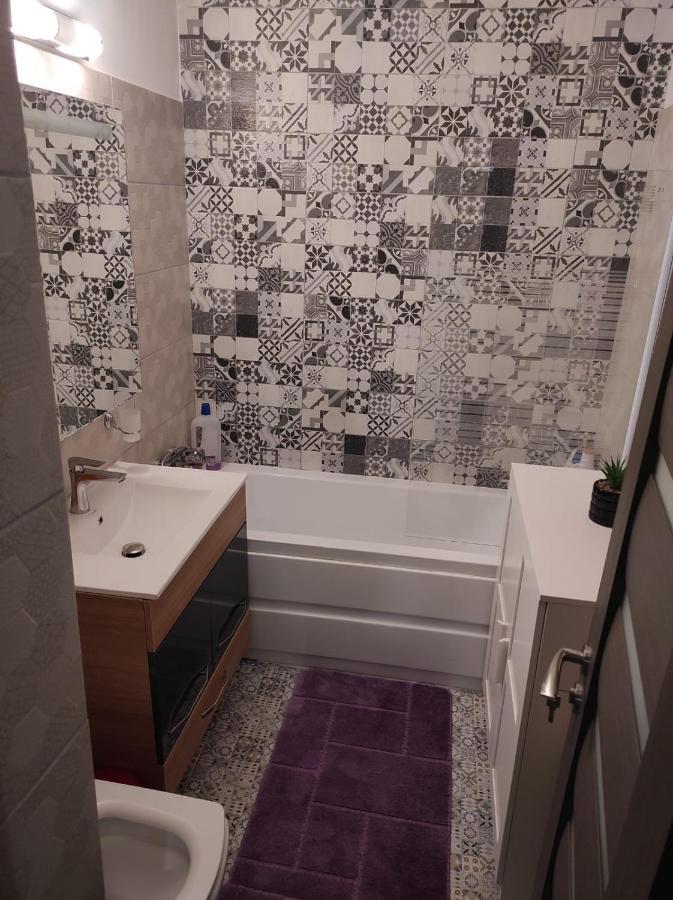 بوخارست Private Room Near 3 Min Metrou Crangasi, 40 M2 المظهر الخارجي الصورة